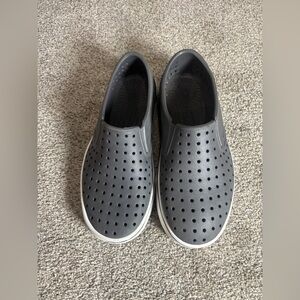 Native Miles Shoes Youth Kids Grey Slip On Water Shoes Lite Size J3 Unisex J3